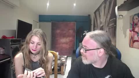 Snapshot of saruandjay chatting on October 9, 6:22 am Giselle and Jay online show from October 9, 6:22 am