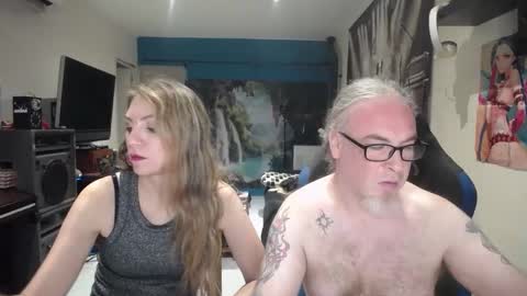 Snapshot of saruandjay chatting on October 15, 5:29 am Giselle and Jay online show from October 15, 5:29 am