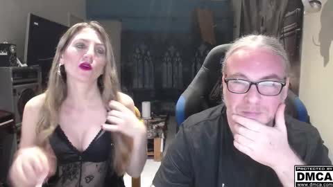 Snapshot of saruandjay chatting on October 25, 7:27 am Giselle and Jay online show from October 25, 7:27 am