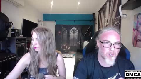 Snapshot of saruandjay chatting on November 3, 10:49 am Giselle and Jay online show from November 3, 10:49 am