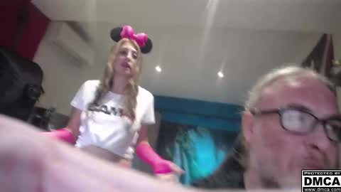 Snapshot of saruandjay chatting on November 8, 9:42 am Giselle and Jay online show from November 8, 9:42 am