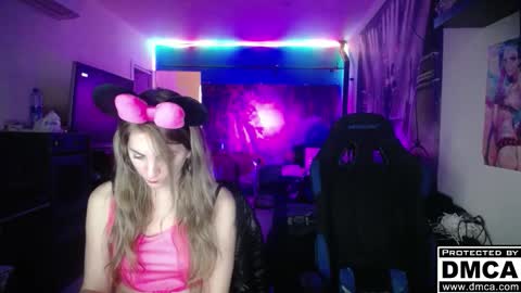 Snapshot of saruandjay chatting on November 27, 8:22 pm Giselle and Jay online show from November 27, 8:22 pm