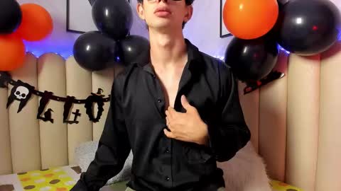 Snapshot of sasha_blazes chatting on October 19, 3:40 am sasha_blazes online show from October 19, 3:40 am
