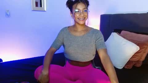 sasha_bowei online show from October 19, 2:01 am