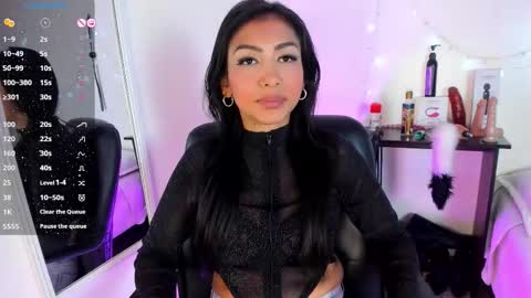 Snapshot of sasha_brattz chatting on November 28, 10:23 pm Sasha Brattz online show from November 28, 10:23 pm