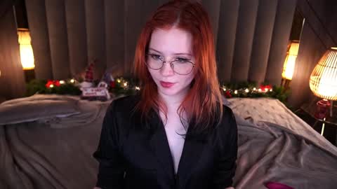 Snapshot of sasha_exclusive chatting on December 19, 12:01 pm Sasha Exclusive online show from December 19, 12:01 pm