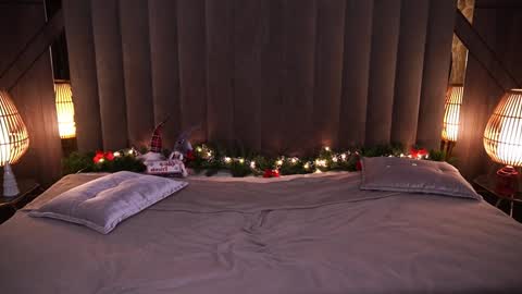 Snapshot of sasha_exclusive chatting on December 20, 8:06 am Sasha Exclusive online show from December 20, 8:06 am