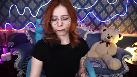 Snapshot of sasha_exclusive chatting on January 25, 2:25 pm Sasha Exclusive online show from January 25, 2:25 pm
