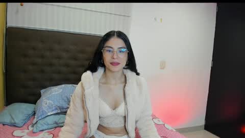Snapshot of sasha_jonne chatting on September 13, 12:32 am sasha_jonne online show from September 13, 12:32 am