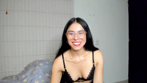 Snapshot of sasha_jonne chatting on September 15, 4:23 am sasha_jonne online show from September 15, 4:23 am