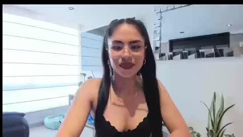 Snapshot of sasha_jonne chatting on September 23, 9:29 pm sasha_jonne online show from September 23, 9:29 pm