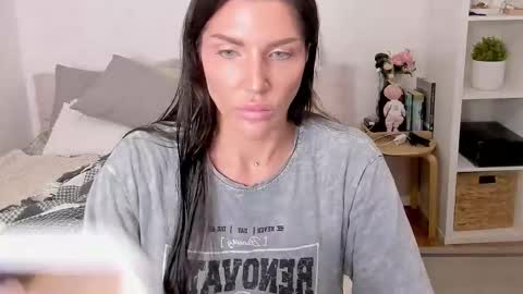 Snapshot of sasha_miro chatting on September 12, 2:11 am Sasha Miro online show from September 12, 2:11 am