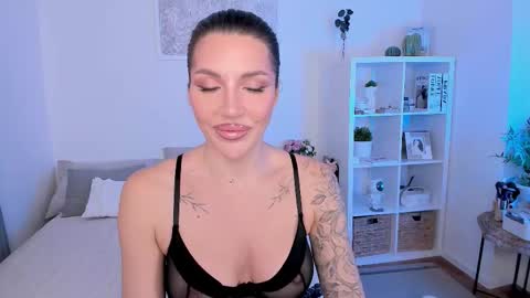 Snapshot of sasha_miro chatting on November 6, 2:56 am Sasha Miro online show from November 6, 2:56 am