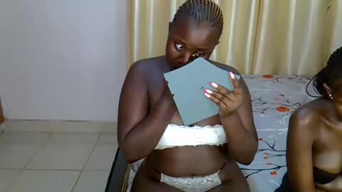 Snapshot of sasha_mollie chatting on November 14, 8:51 pm Sasha online show from November 14, 8:51 pm