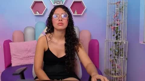 Snapshot of sashamonroee_ chatting on October 28, 12:03 am SashaMonroee online show from October 28, 12:03 am