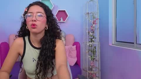 Snapshot of sashamonroee_ chatting on November 27, 11:40 pm SashaMonroee online show from November 27, 11:40 pm