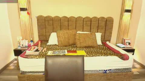 S A S H A R O S E online show from September 23, 11:46 am