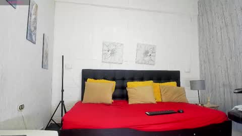 SashhaLux22 online show from January 18, 4:27 am