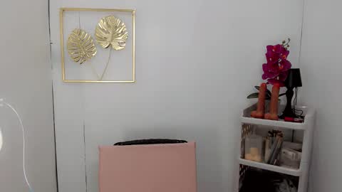 Snapshot of sashifoxdoll_ chatting on September 25, 1:59 pm Sashi online show from September 25, 1:59 pm