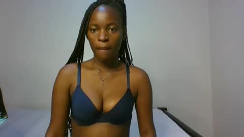 sassybrown25 online show from January 12, 10:15 pm