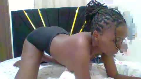 Snapshot of sassyebonys chatting on September 24, 9:01 am Bella Elise online show from September 24, 9:01 am