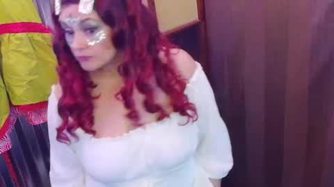 Snapshot of sassylatin45 chatting on December 25, 1:31 am sassylatin45 online show from December 25, 1:31 am