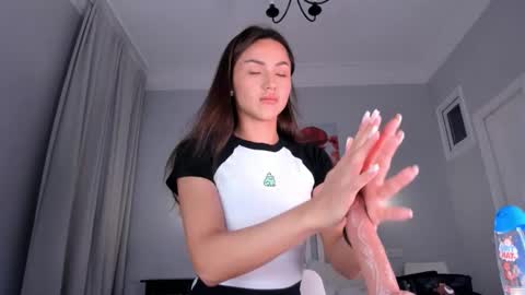 Snapshot of sassynova chatting on October 16, 1:17 am Ksenya online show from October 16, 1:17 am