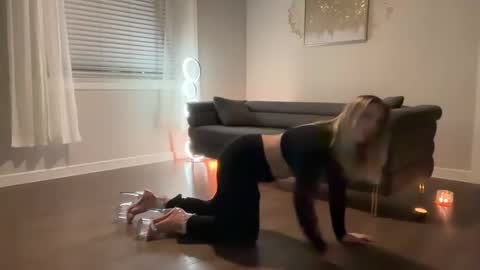 MazyMay333 online show from March 6, 5:35 am