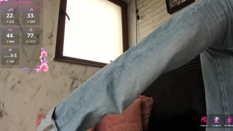 Snapshot of sassyt33n chatting on February 8, 9:03 am sassyt33n online show from February 8, 9:03 am