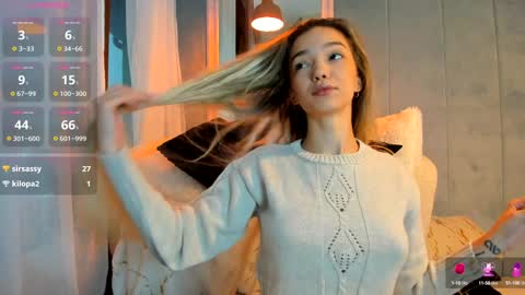 Snapshot of sassyt33n chatting on October 7, 9:39 am sassyt33n online show from October 7, 9:39 am