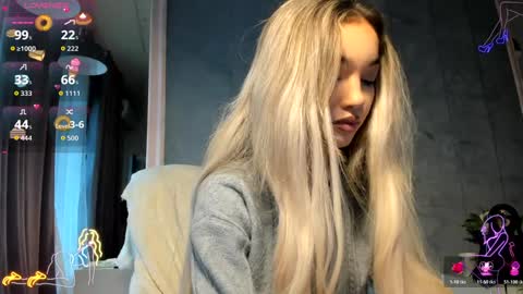 Snapshot of sassyt33n chatting on November 6, 9:21 am sassyt33n online show from November 6, 9:21 am