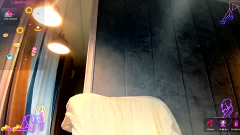 Snapshot of sassyt33n chatting on November 8, 9:31 am sassyt33n online show from November 8, 9:31 am