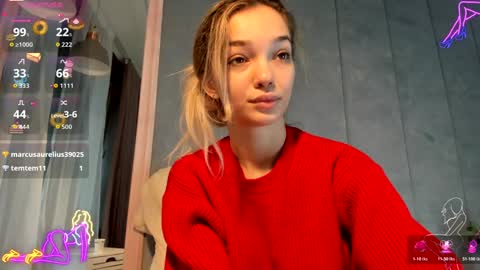 Snapshot of sassyt33n chatting on November 9, 10:35 am sassyt33n online show from November 9, 10:35 am