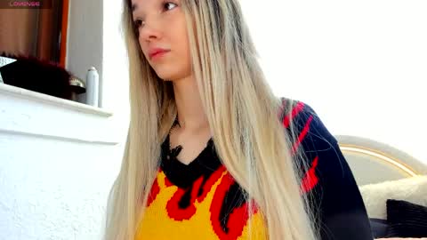 sassyt33n online show from April 8, 7:52 am