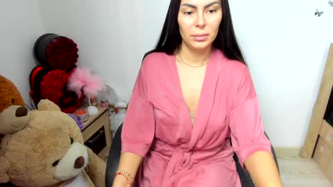 sassytiff online show from March 15, 11:05 am