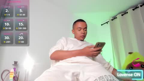 Snapshot of satanas_333 chatting on February 23, 4:50 am online show from February 23, 4:50 am