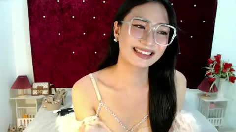 Snapshot of satiable_sashax chatting on September 30, 1:54 am Sasha online show from September 30, 1:54 am