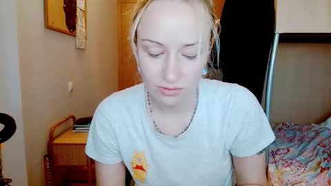 Snapshot of satinqueen90 chatting on December 1, 8:41 am Satinqueen90 online show from December 1, 8:41 am