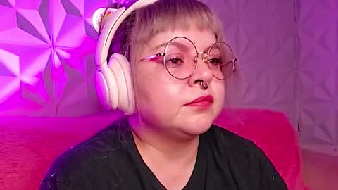 Gina George online show from November 6, 1:50 am