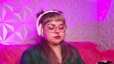 Gina George online show from November 21, 12:32 am