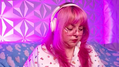 Gina George online show from February 17, 1:24 am