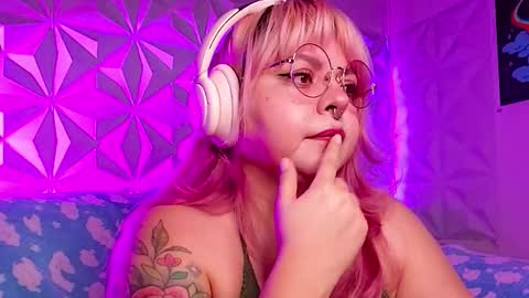 Gina George online show from March 8, 9:40 pm