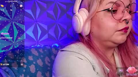 Gina George online show from March 12, 11:11 pm