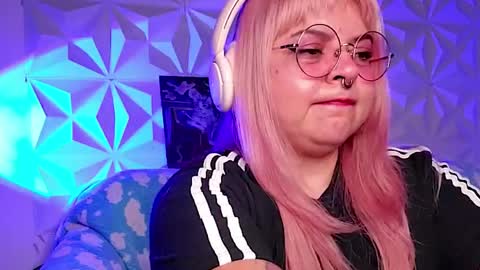 Gina George online show from April 15, 12:28 am