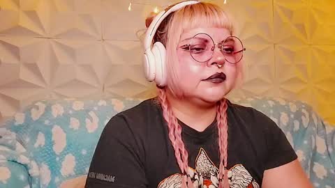 Gina George online show from May 15, 11:56 pm