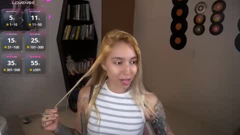 Snapshot of saucy_jenn1 chatting on September 16, 4:46 am I AM JENN  online show from September 16, 4:46 am