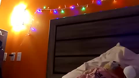 Snapshot of saucybear666 chatting on February 6, 12:00 am SnowBunny online show from February 6, 12:00 am