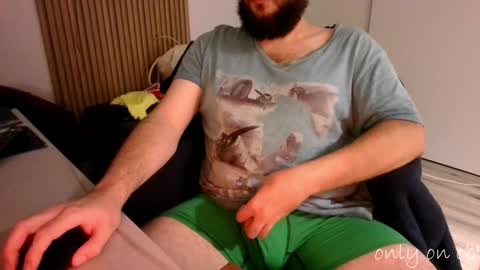 Snapshot of saucybonjo chatting on December 30, 1:15 am Ben online show from December 30, 1:15 am