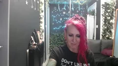 Snapshot of saucysky chatting on October 7, 9:12 pm SaucySky online show from October 7, 9:12 pm