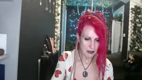 Snapshot of saucysky chatting on November 8, 7:45 pm SaucySky online show from November 8, 7:45 pm